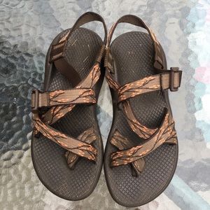 Chaco Sandal size 6 with toe strap